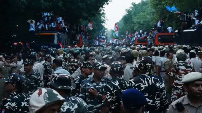 সিজেপির পতাকা মিছিল ঘিরে দিল্লিতে কড়া নিরাপত্তা, মাঠে ২৫ হাজ